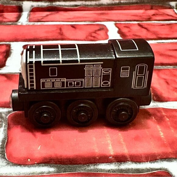 Thomas And Friends Wooden Railway DIESEL Train - Picture 5 of 7